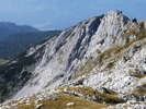 Rechts vorner der Sturzhahn aufgenommen vom Übergnag zum Löckenkogel. 2 Kletterer befinden sich am Standplatz in der Gipfelwand 