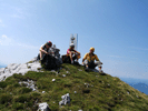 Ein recht modernes Gipfelkreuz schmückt den Höchsten Punkt am Traunspitzl