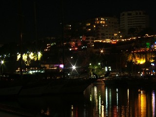 Im Hafen von Antalya am Abend