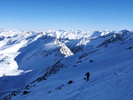 Im steilen Gipfelhang - hier weitet sich das Panorama mit jedem Schritt