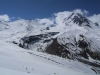 Nach einem kleinen Pass öffnet sich der Blick auf den Gergeti-Gletscher, Kazbek und die weitere Route
